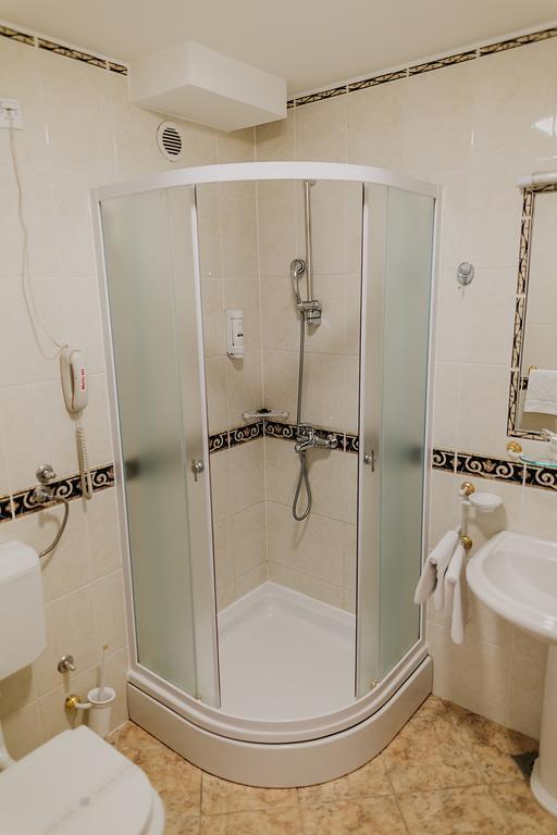 Hotel Silver Osijek Luaran gambar